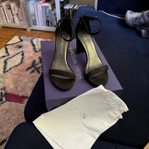 STUART WEITZMAN NearlyNude suede sandals black size 6 - Picture 3 of 11